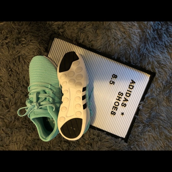 Adidas - Picture 3 of 3